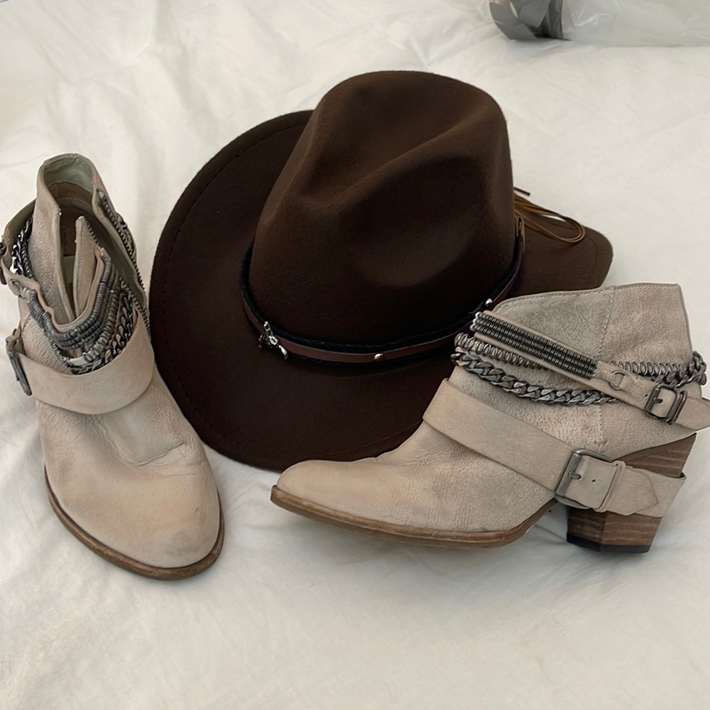 Dolce Vita Booties